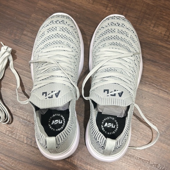 APL Women’s Techloom Wave - Picture 5 of 9